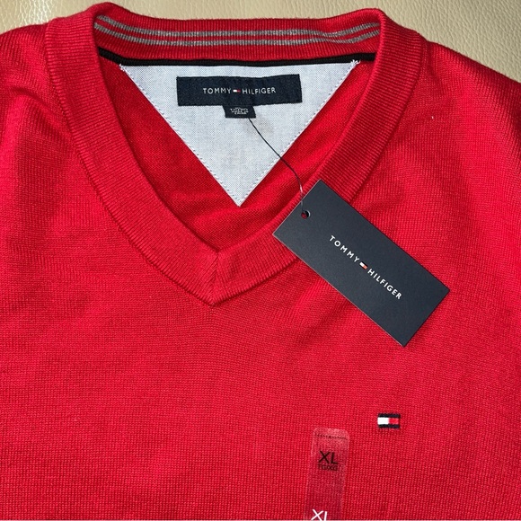 New TOMMY HILFIGER ESSENTIAL V-NECK SWEATER Men XL 100% cotton red long sleeve - Picture 4 of 12